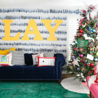 How to Decorate a Christmas Tree - Savannah's Playroom
