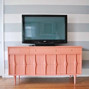 How to paint stripes on a wall