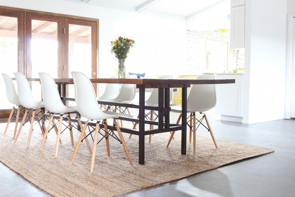 Love this HUGE kitchen table!