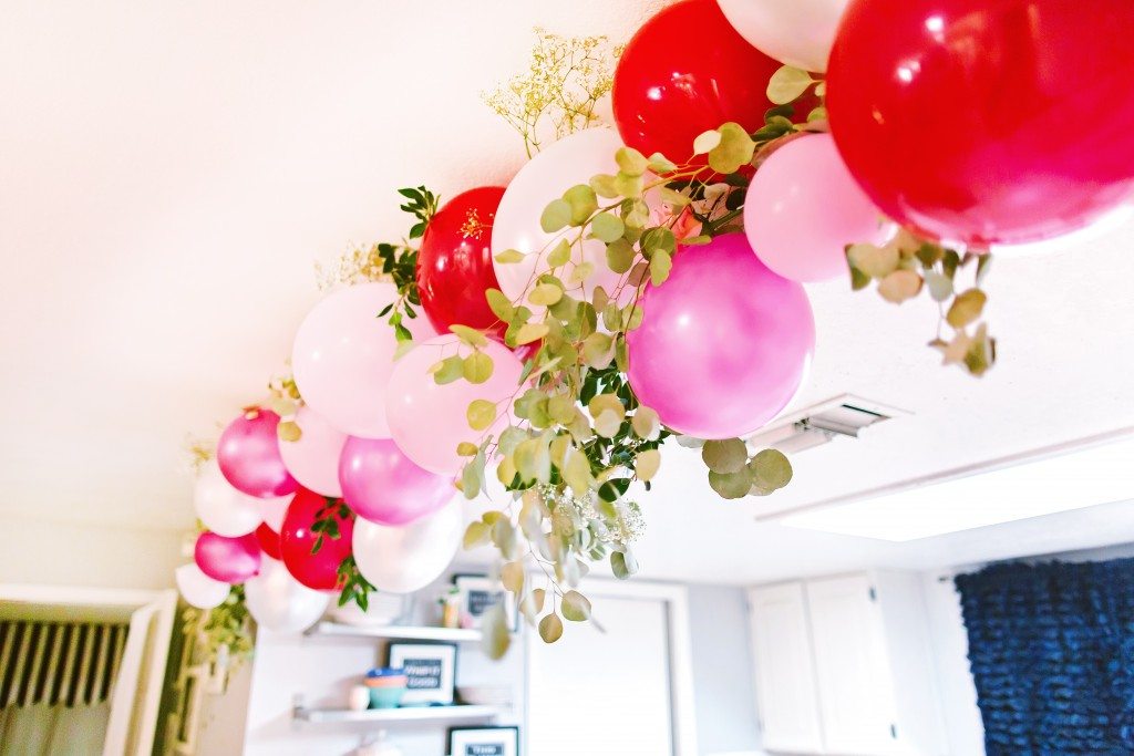 Love this Balloon Garland-Click for more pics