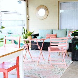 DIY Outdoor Lounge Space