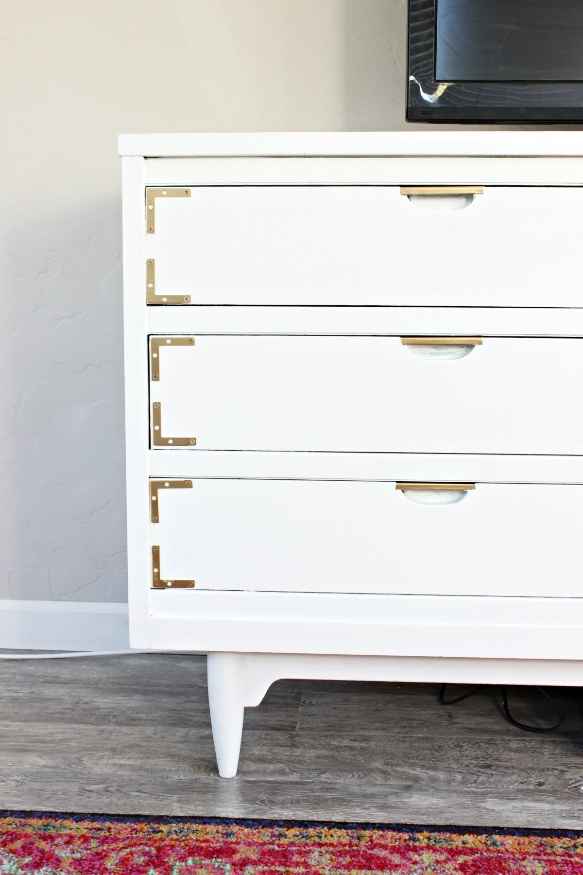 How to paint a dresser - Click for tutorial!