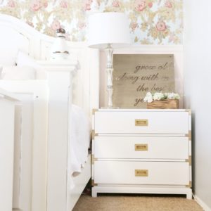 How to paint a nightstand with chalk paint