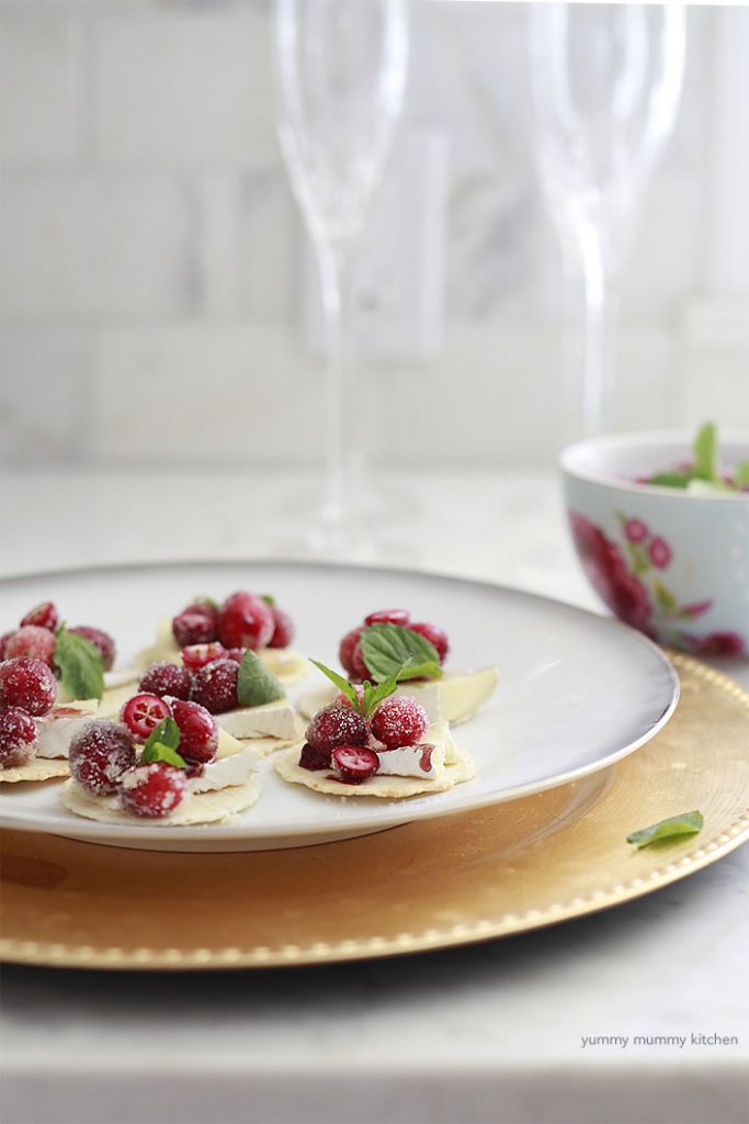 sugared-cranberry-brie-crackers