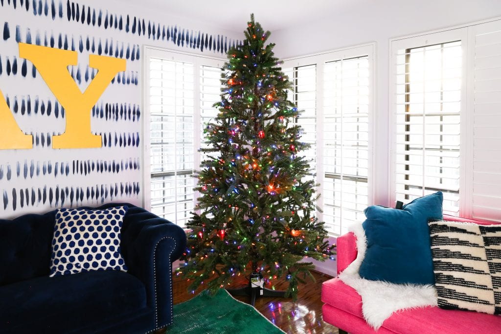  I always decorate the Christmas Tree with the same basic steps, I will share how I decorate a Christmas Tree in just a few easy steps. Before you know it your Christmas tree will look like a professional did it.