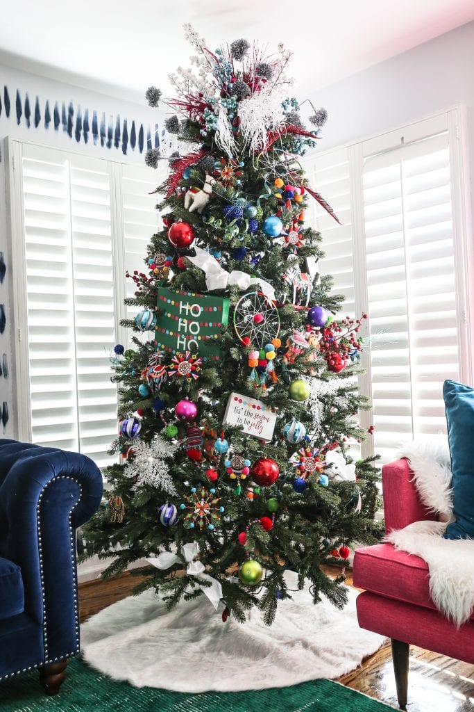  I always decorate the Christmas Tree with the same basic steps, I will share how I decorate a Christmas Tree in just a few easy steps. Before you know it your Christmas tree will look like a professional did it.