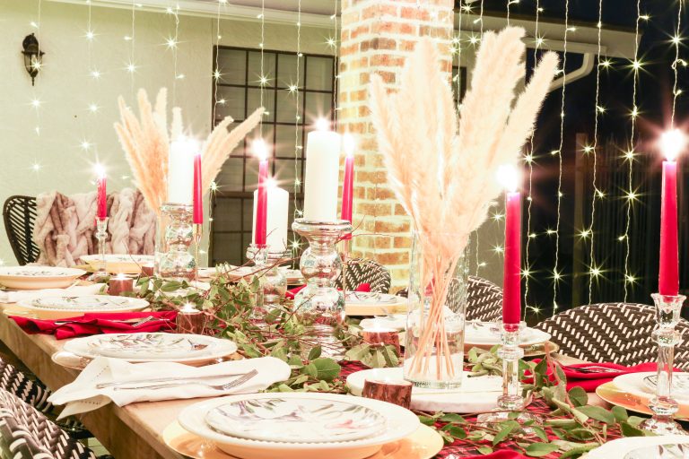 How to Style Holiday Table Decorations
