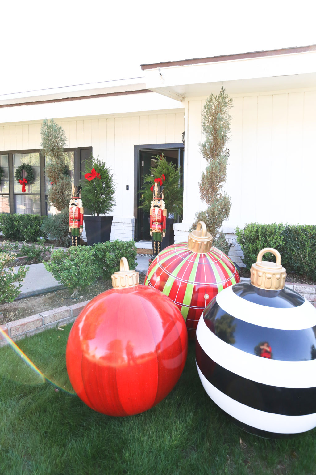 My Outdoor Holiday Decor with Grandin Road! Classy Clutter