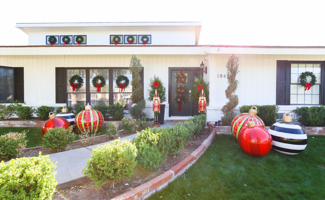 My Outdoor Holiday Decor with Grandin Road! Classy Clutter